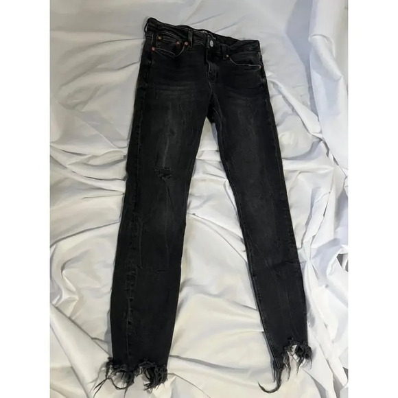 Women's Zara Black Distressed frayed hem Jeans‎ - Picture 1 of 3